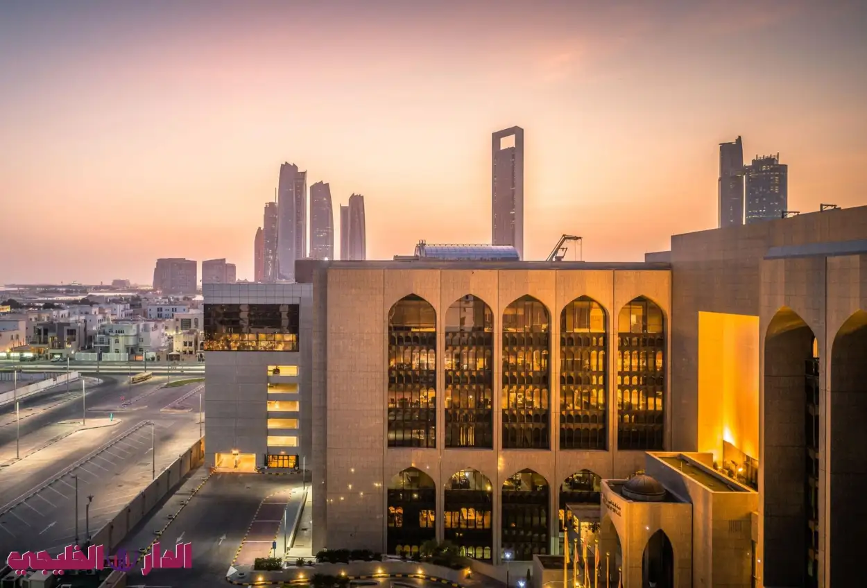     البنوك الخليجية تتألق بأرباح 16.2 مليار دولار رغم تحديات الاقتصا 